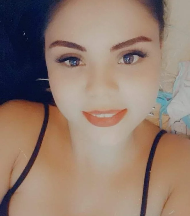 chela26x's Offline Chat Room