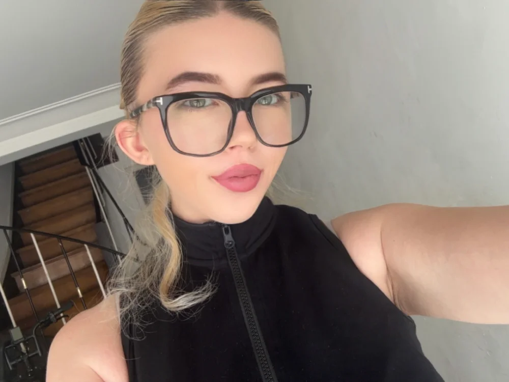 MonaNoire Offline XXX Chat