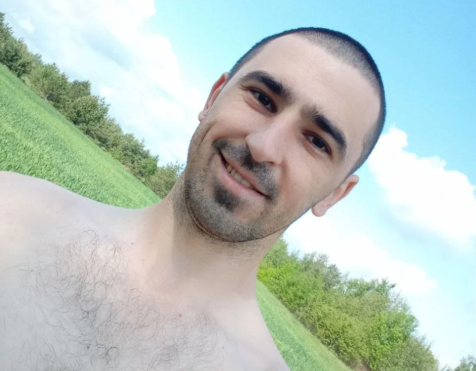 Офлайн-чат XXX Hard_to_Obey