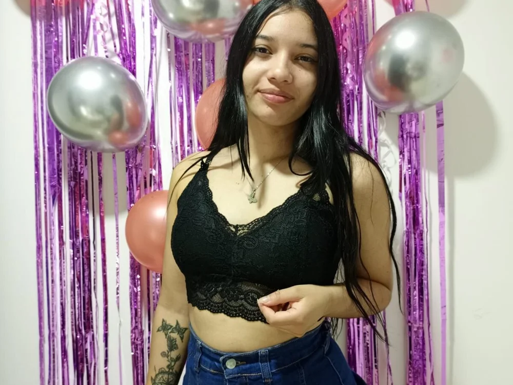 dara_hot_'s Offline XXX Chat