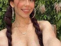 monicahotsex303av's Offline Chat Room