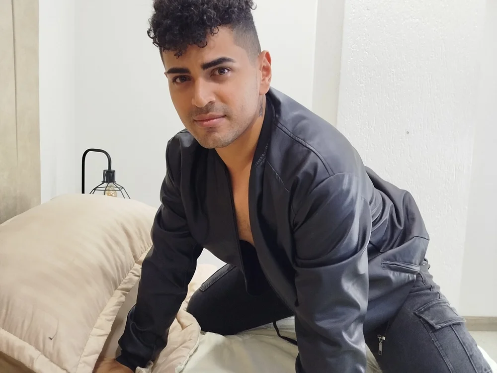 Eros_Kai offline chatrum