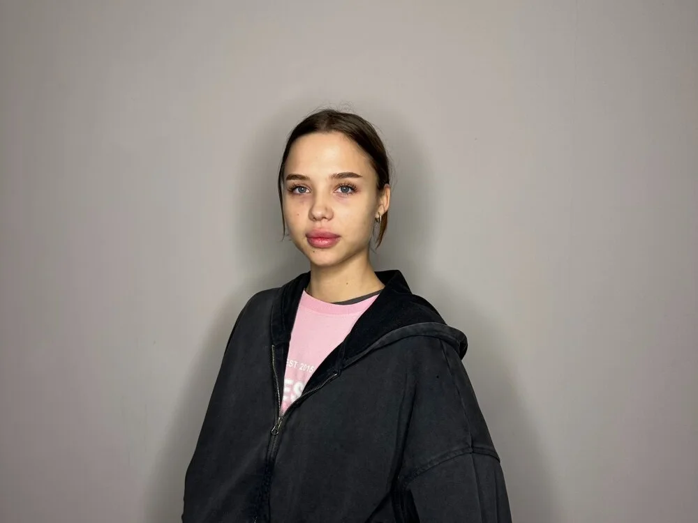 JunieTrippett's Offline XXX Chat