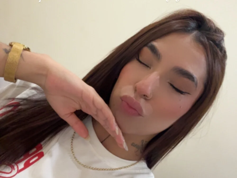 DannaeGray's Offline XXX Chat