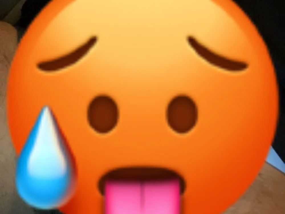 Rebeu_chaud's Offline Chat Room