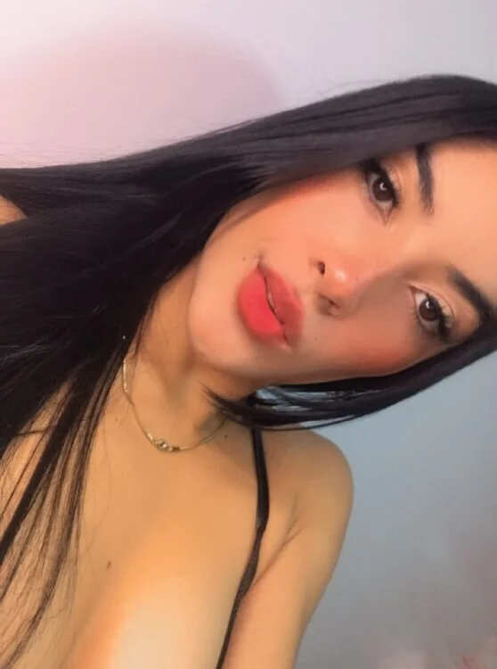 Zoefanny's Offline Chat Room