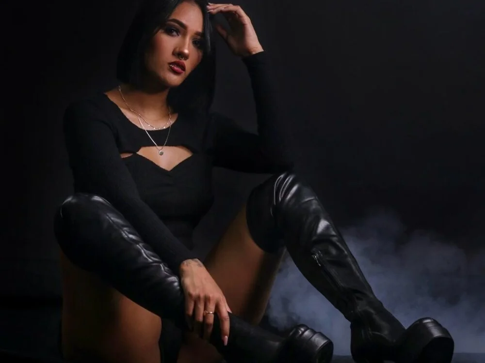 Nix_Taylor Chat XXX Ngoại tuyến