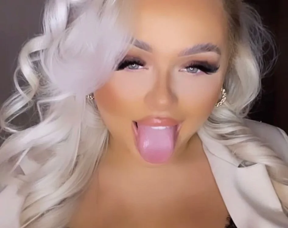 MillyMayx's Offline Chat Room