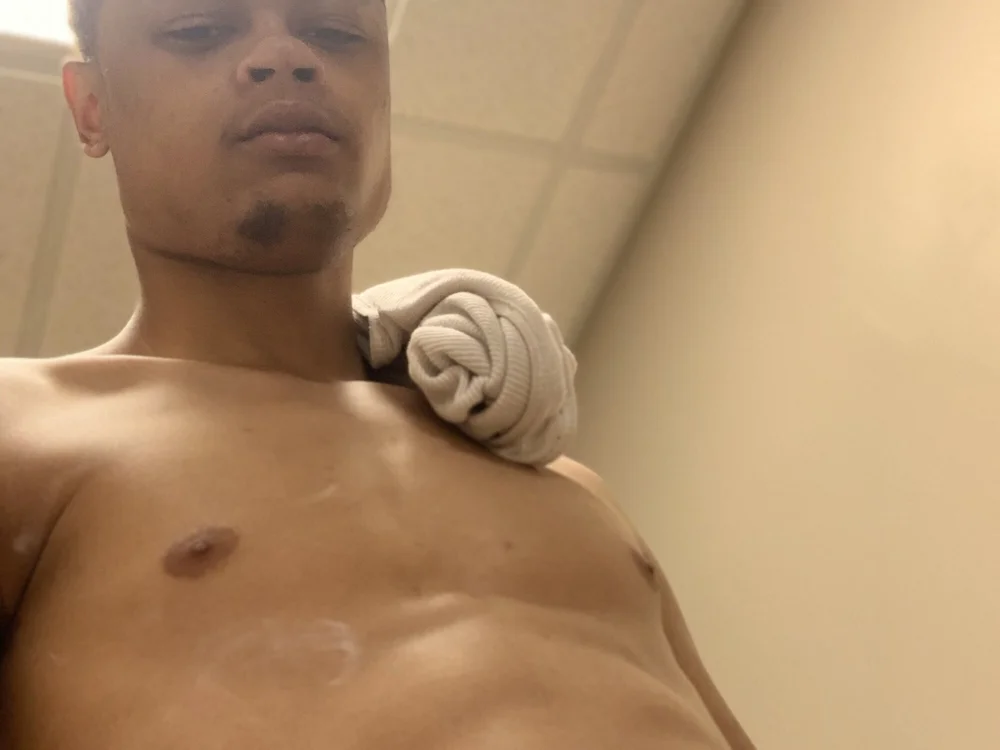 Lightskindaddy69 offline chatrum
