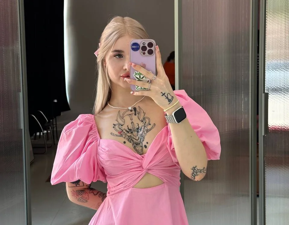 Alisonwandy's Offline Chat Room