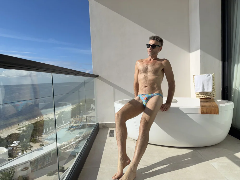 alikeglaze offline chatrum