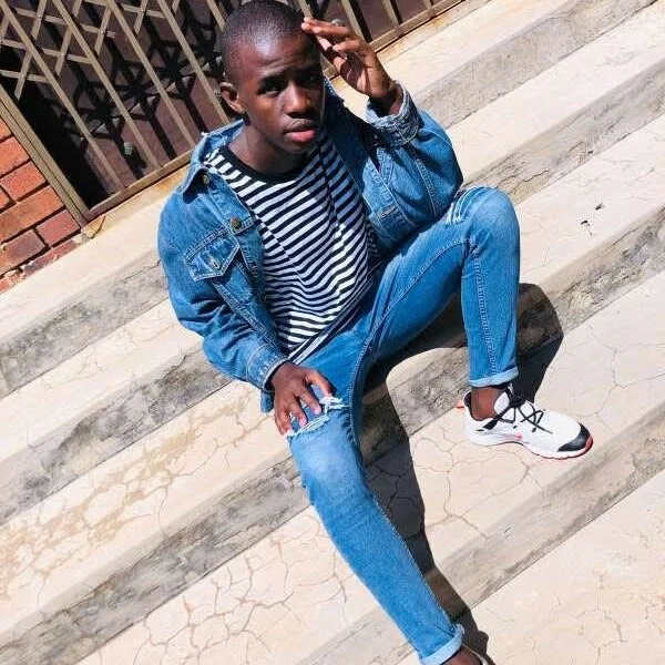 Vince_Favent Offline XXX Chat