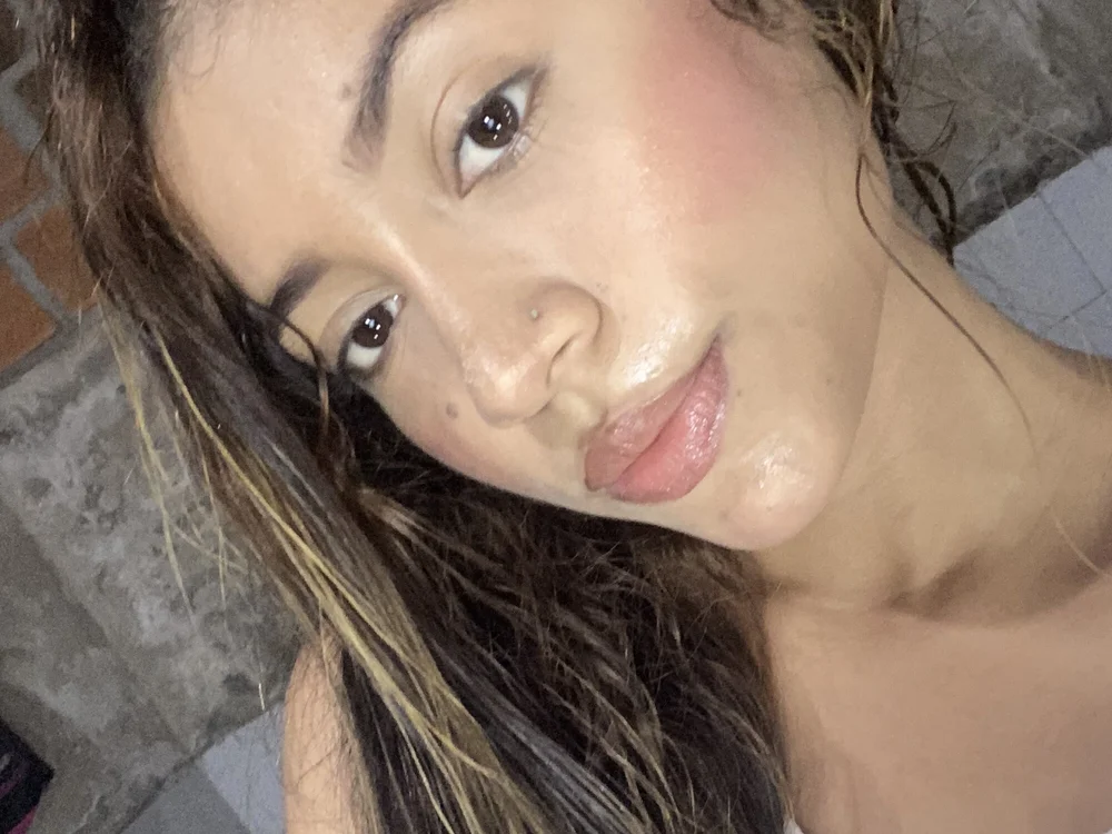rossy_taylor04's Offline XXX Chat