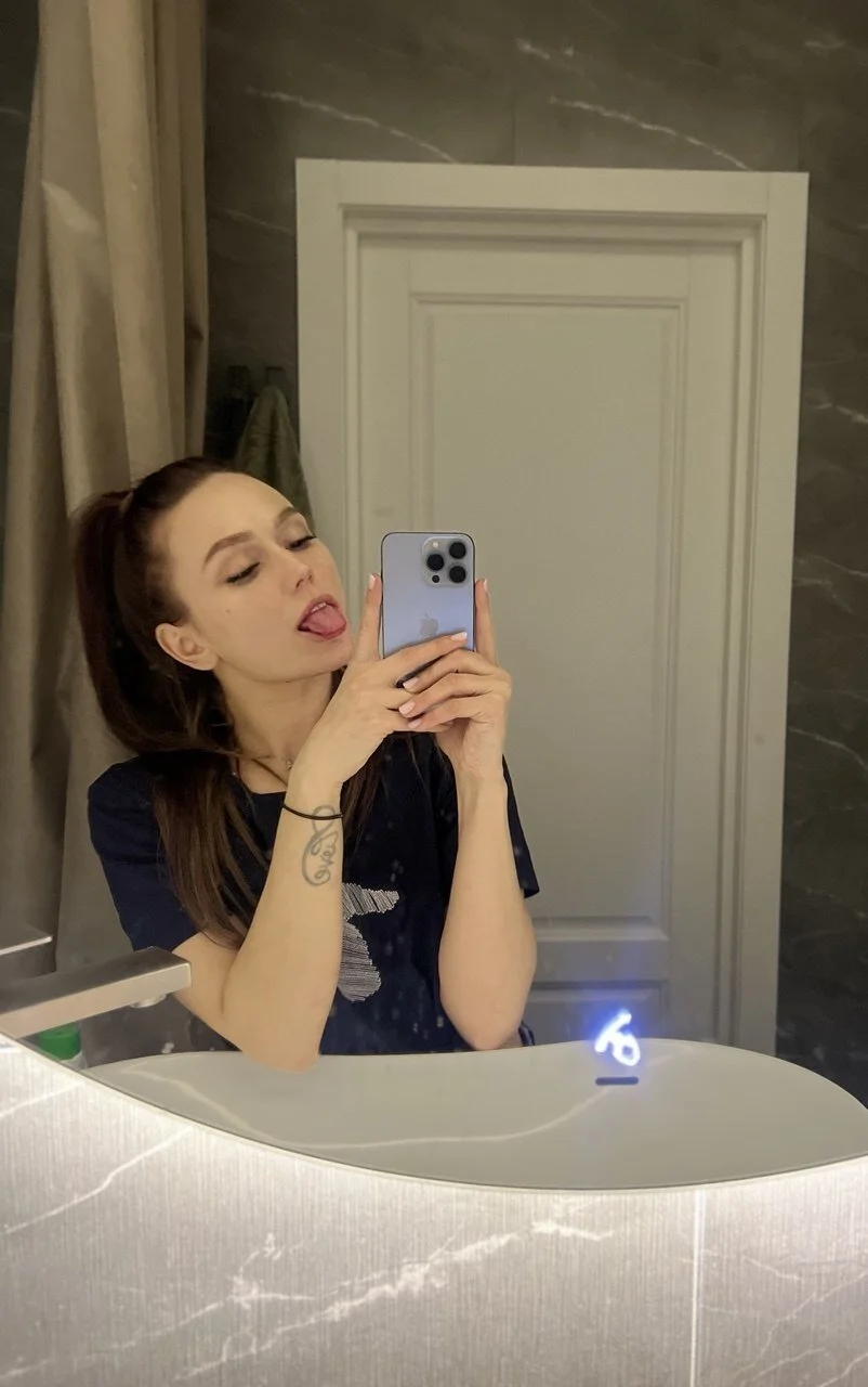 Nicolewebb cover photo