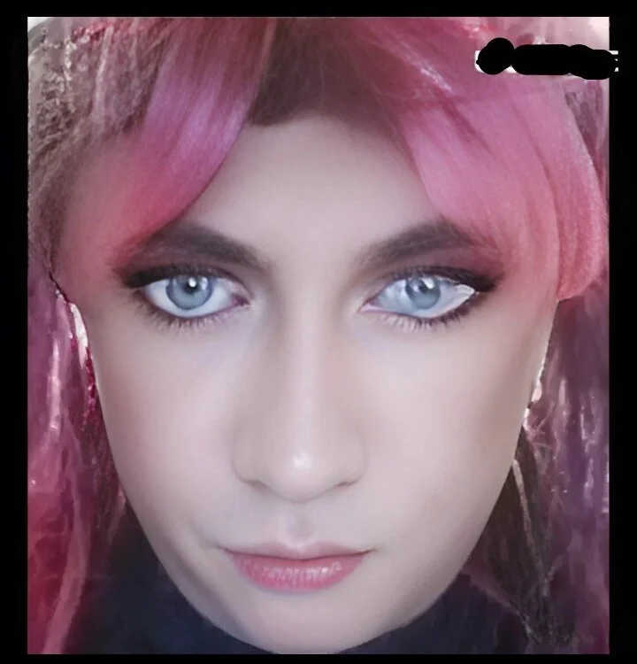 adelaidesissy's Offline Chat Room