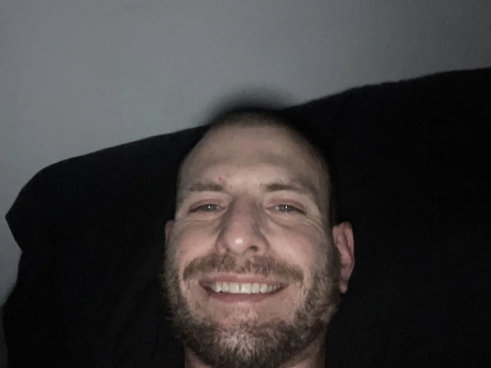 JohnC88's Offline Chat Room