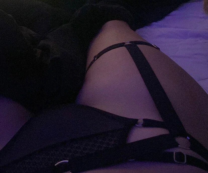 Annie-Hank Offline XXX Chat