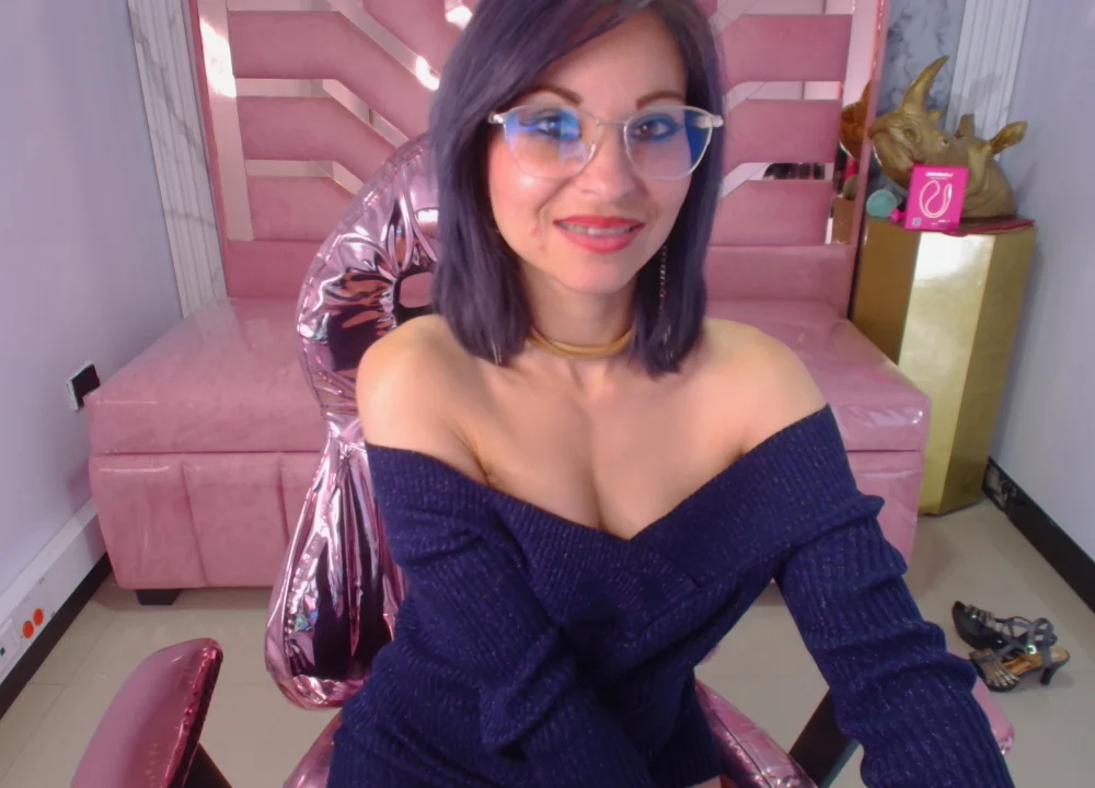 abril_ch_ élő XXX-chatje