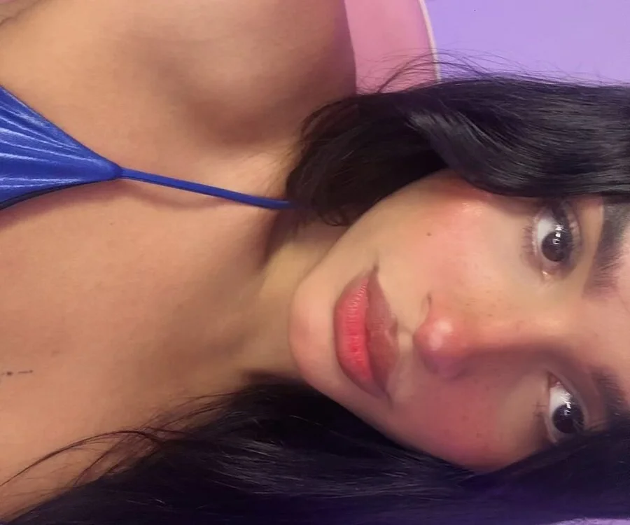 kirasweetsin's Offline XXX Chat