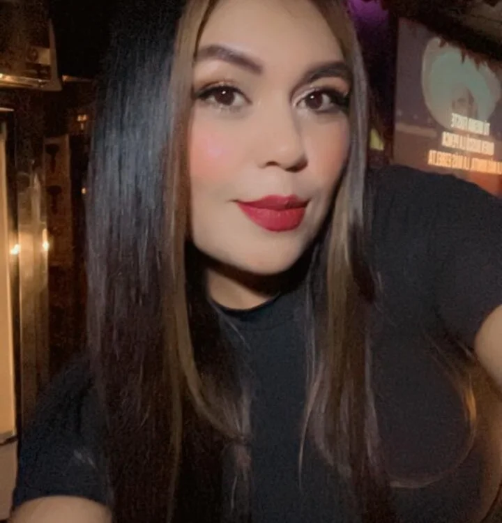 sara_sofiamodel: συνομιλία ΧΧΧ εκτός σύνδεσης