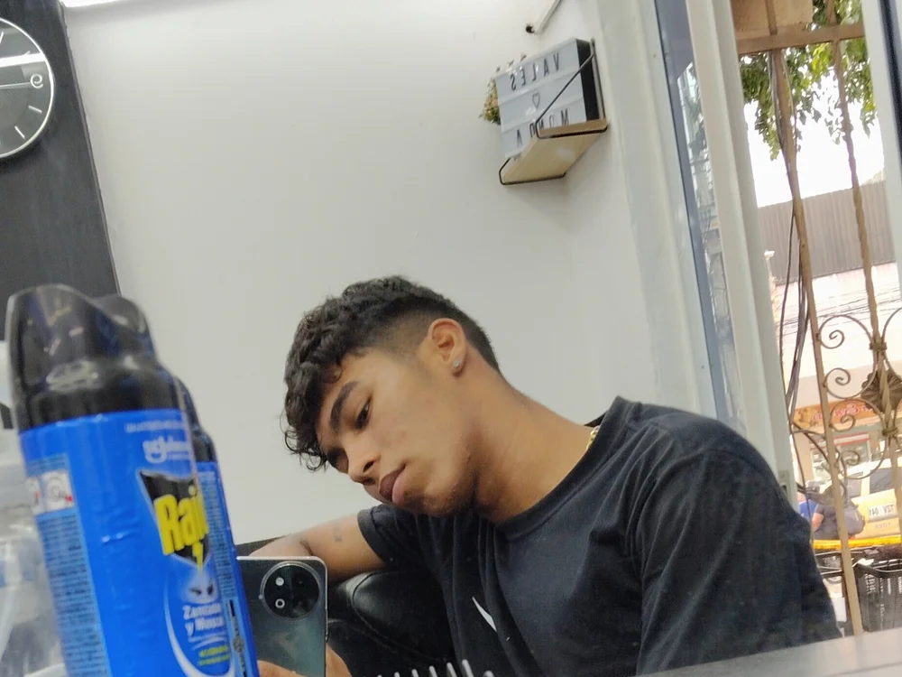 cam_arz's Offline Chat Room