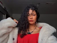 Model Ellecttra