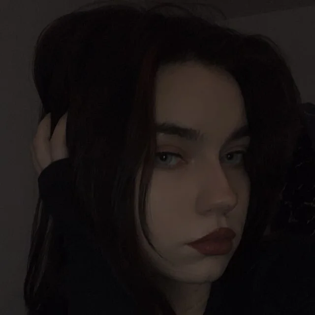 MaydaHerrick's Offline Chat Room