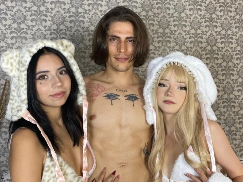 romy_room Adlı Modelin Çevrimdışı XXX Sohbeti