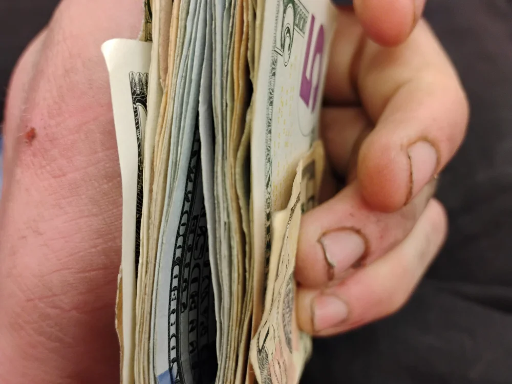 Jmoney666 offline chatrum