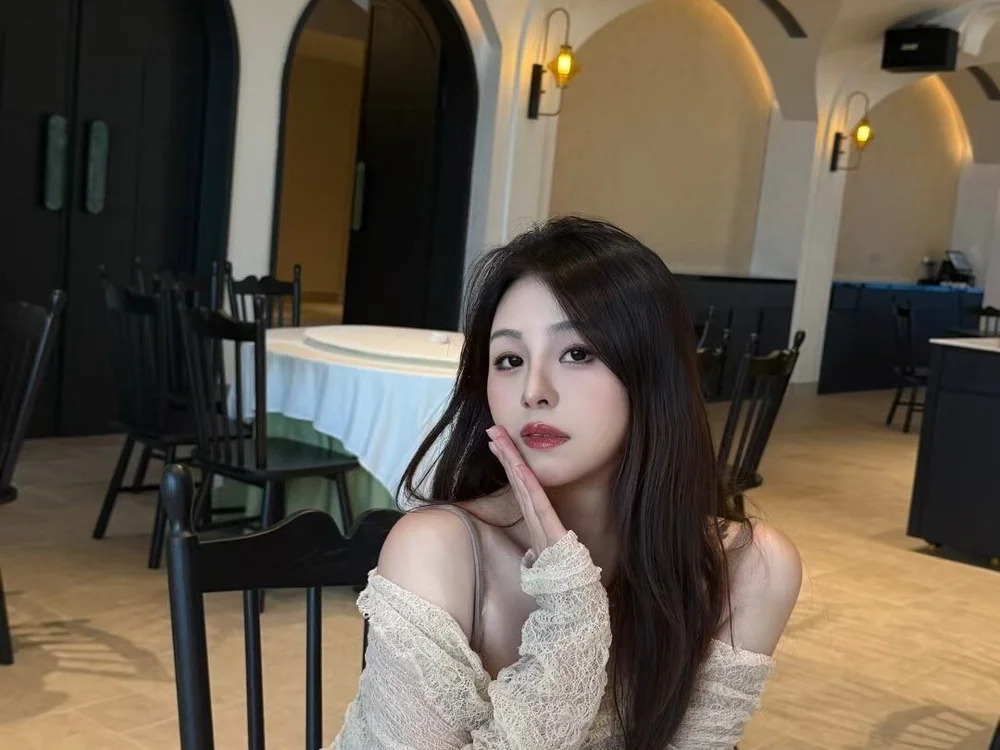 xiaoya8866's Offline Chat Room