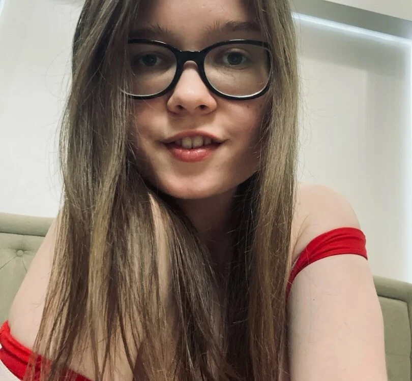 Cutie_Emily's Offline XXX Chat