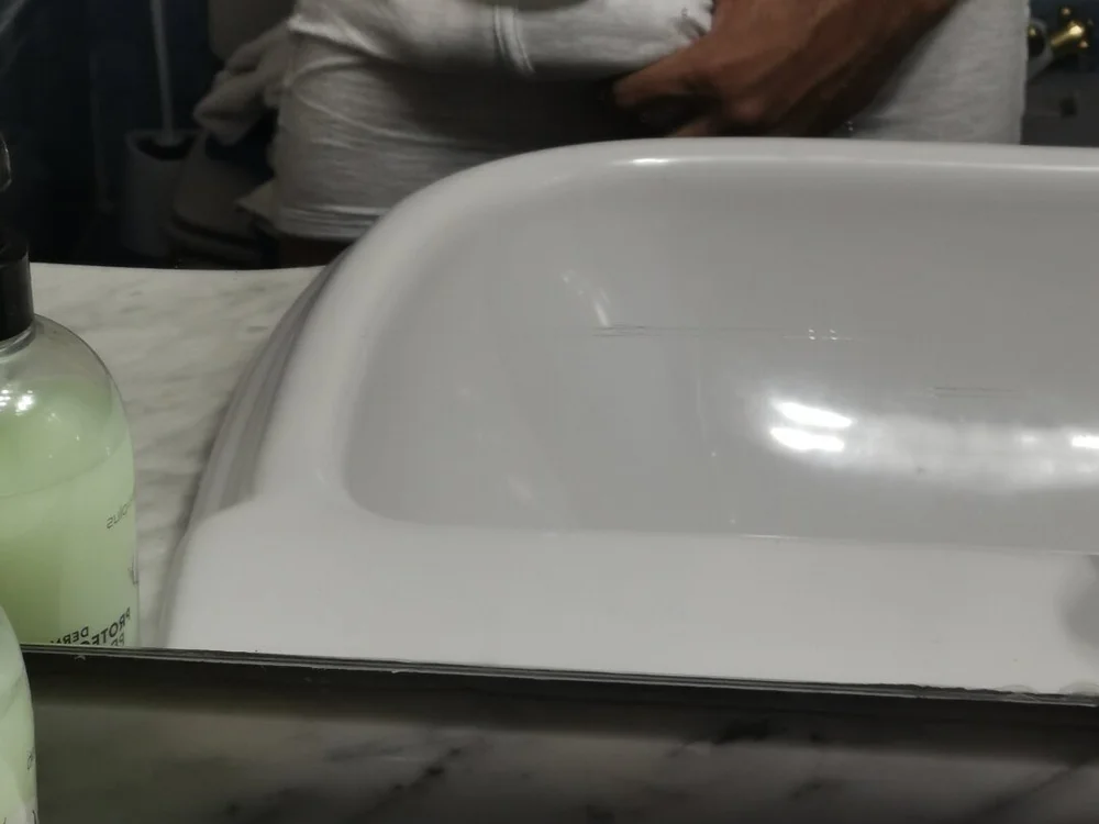 LightSkin_MilkMan's Offline Chat Room