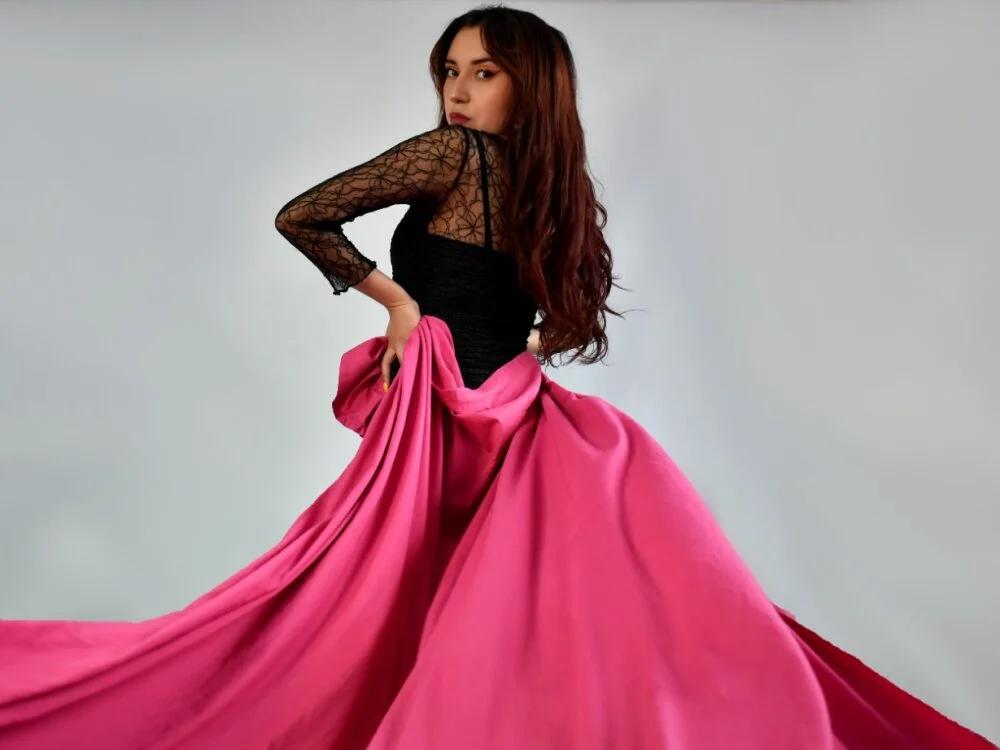 دردشة Emi_chik الجنسية دون اتصال