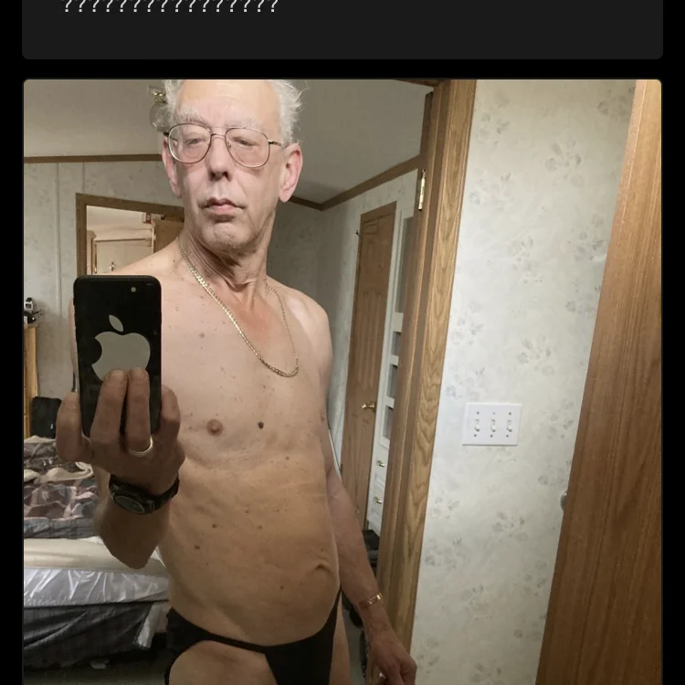 Bigdickie8inch's Offline XXX Chat