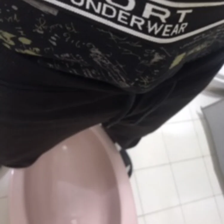 cazzoduro32 Chat XXX offline