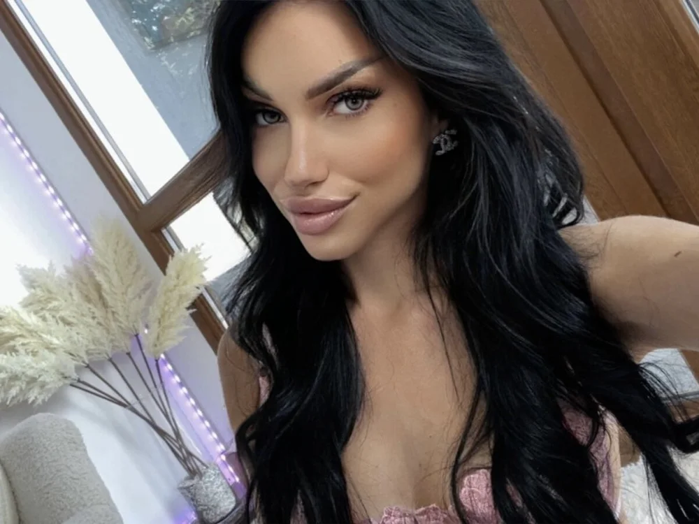 ilariea_girln Offline XXX chat