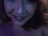 ExoticBigcockQueenのライブXXXチャット