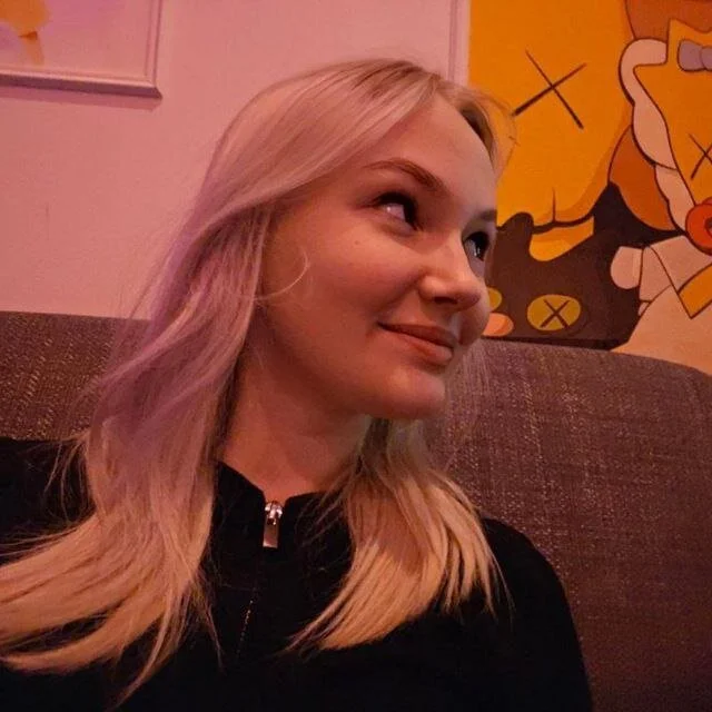 KarinRobertson's Offline XXX Chat