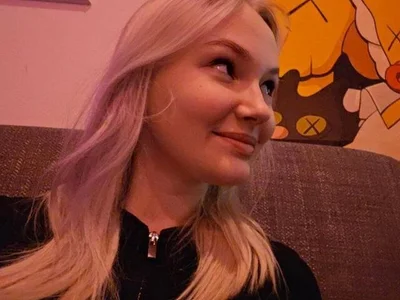 KarinRobertson on StripChat