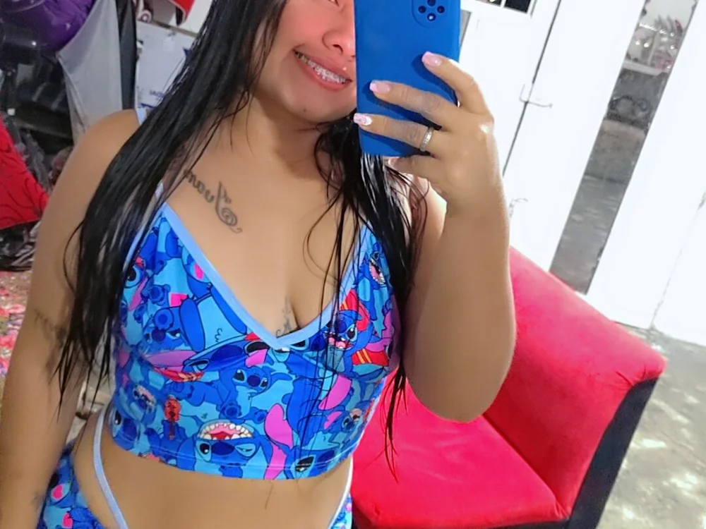 Fernanda212's Offline Chat Room