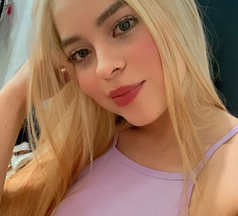 ConnieLong4's Offline XXX Chat