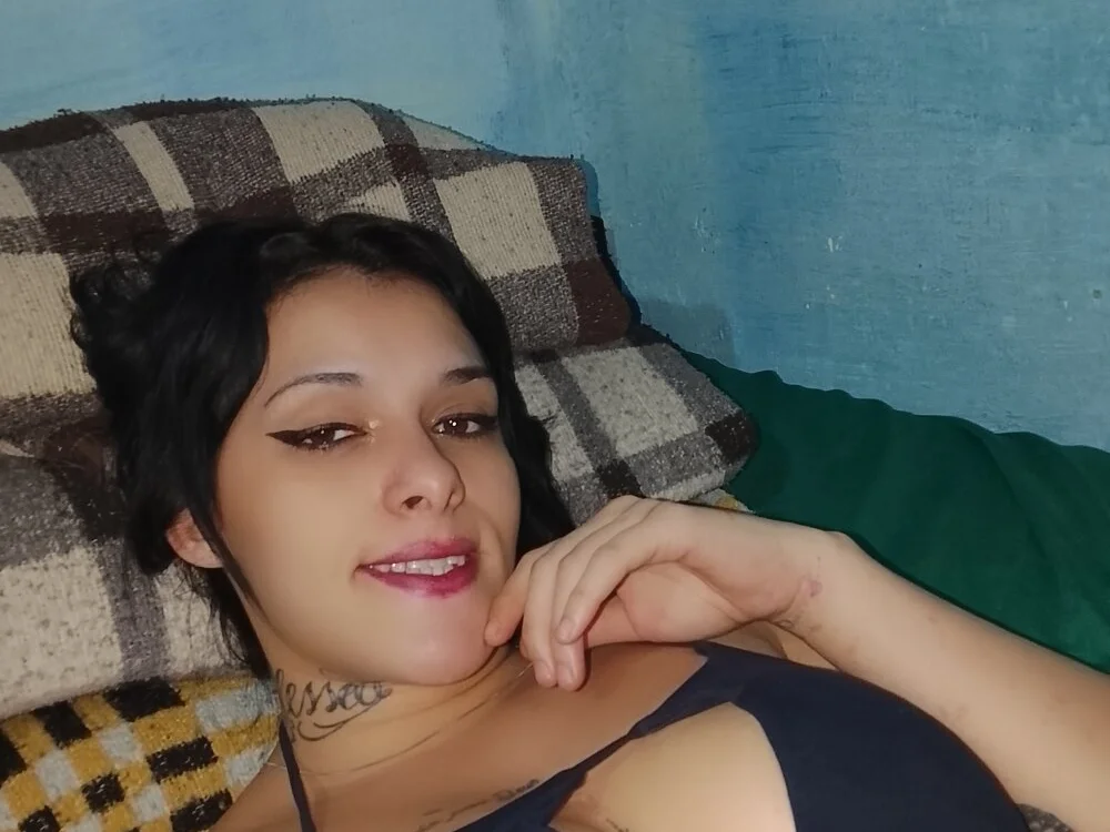 Menina_____veneno's Offline XXX Chat