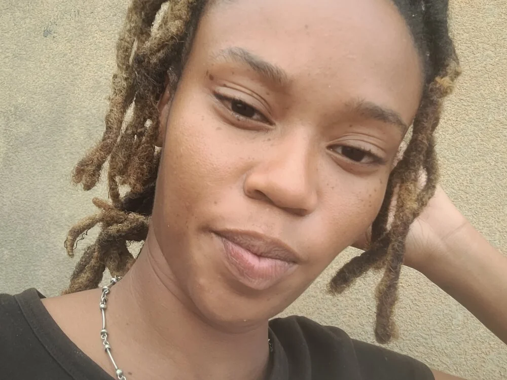 blowjobfreakxx 離線 XXX 聊天