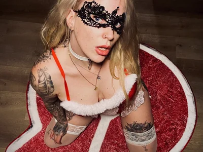 June695_ Adlı Modelin Çevrimdışı XXX Sohbeti