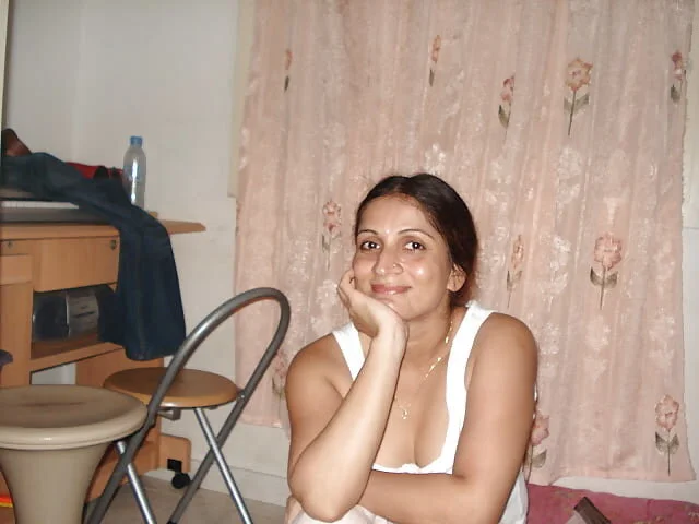 Desihot00007 – Offline XXX chat