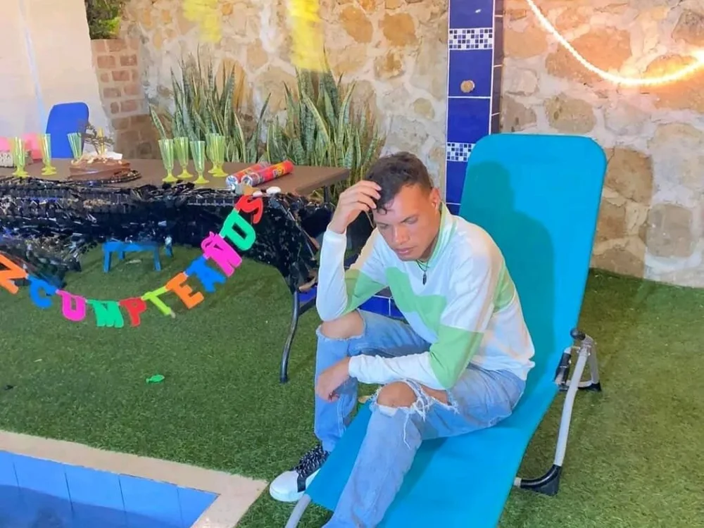 Offline chatovací místnost Adrian_corpex_