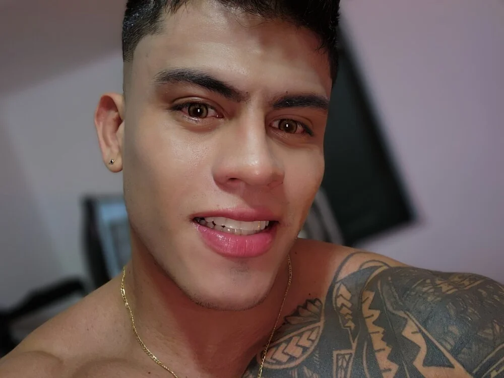 tyler_muscle1 Offline XXX-chat