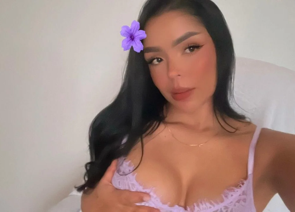 violettaa18's Offline XXX Chat