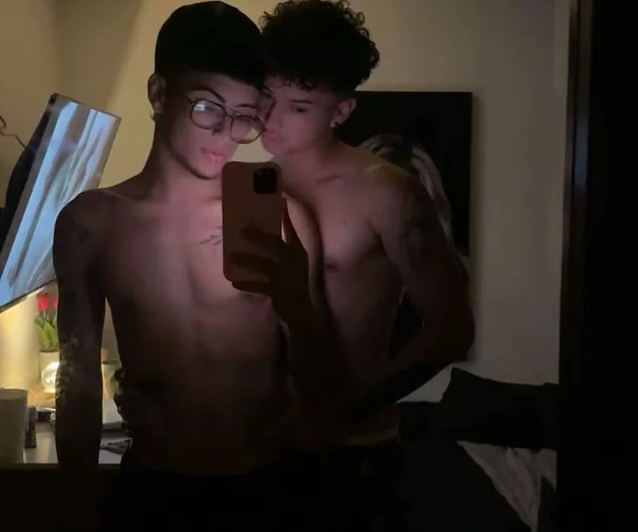 andrees_ Chat XXX offline