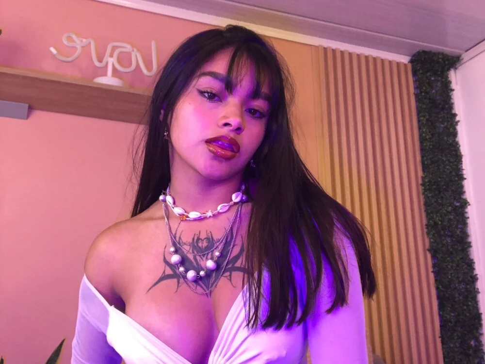 Mia_zafir's Offline XXX Chat